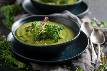 Vegan broccoli soup as healthy and fresh starter.